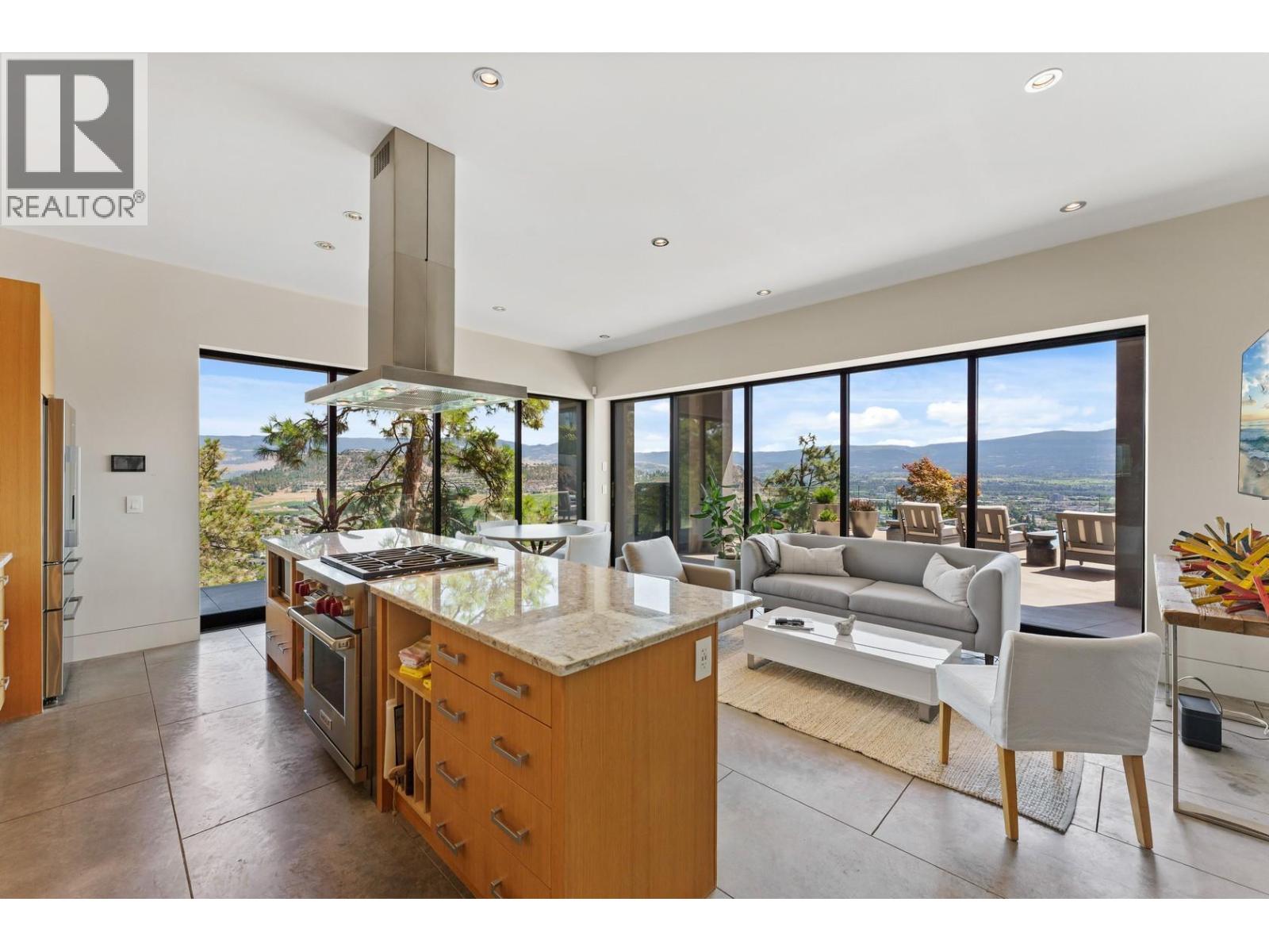  733 Forestridge Lane, Kelowna