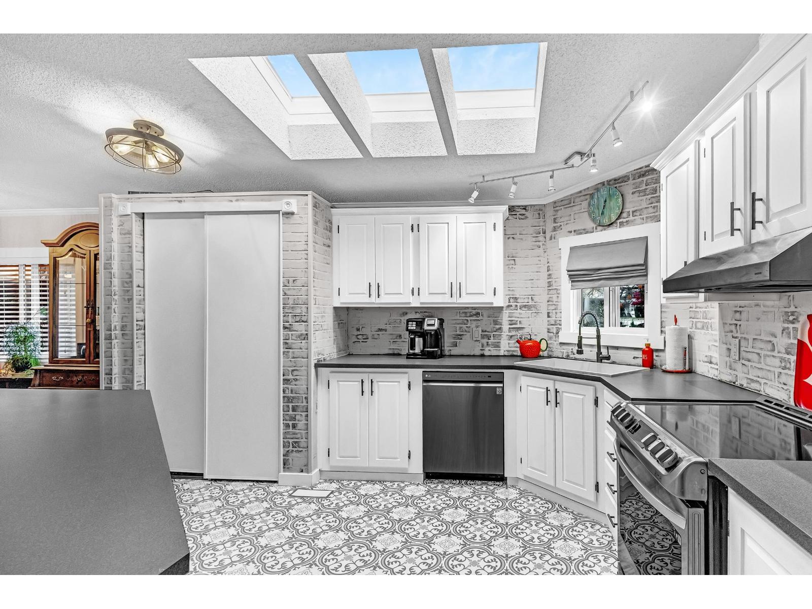 41 6338 VEDDER ROAD, Sardis South