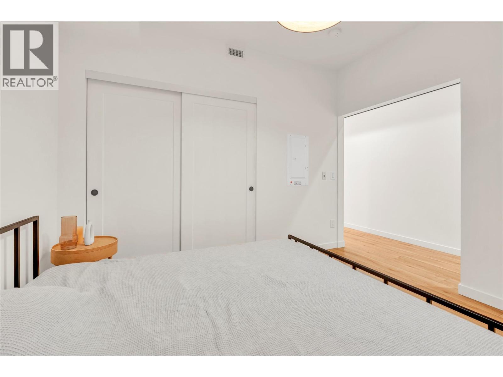 311 660 Cawston Avenue, Kelowna