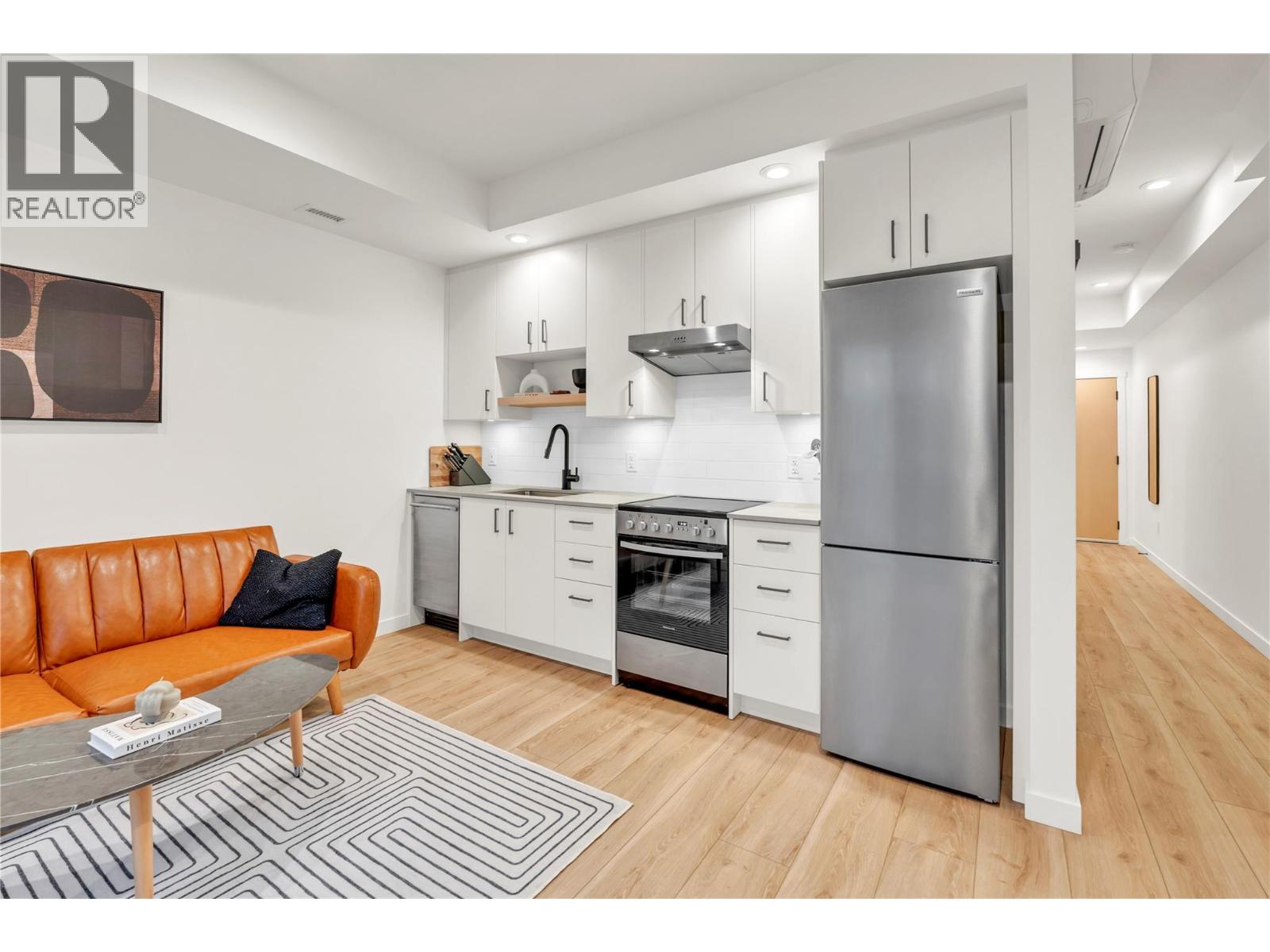 311 660 Cawston Avenue, Kelowna