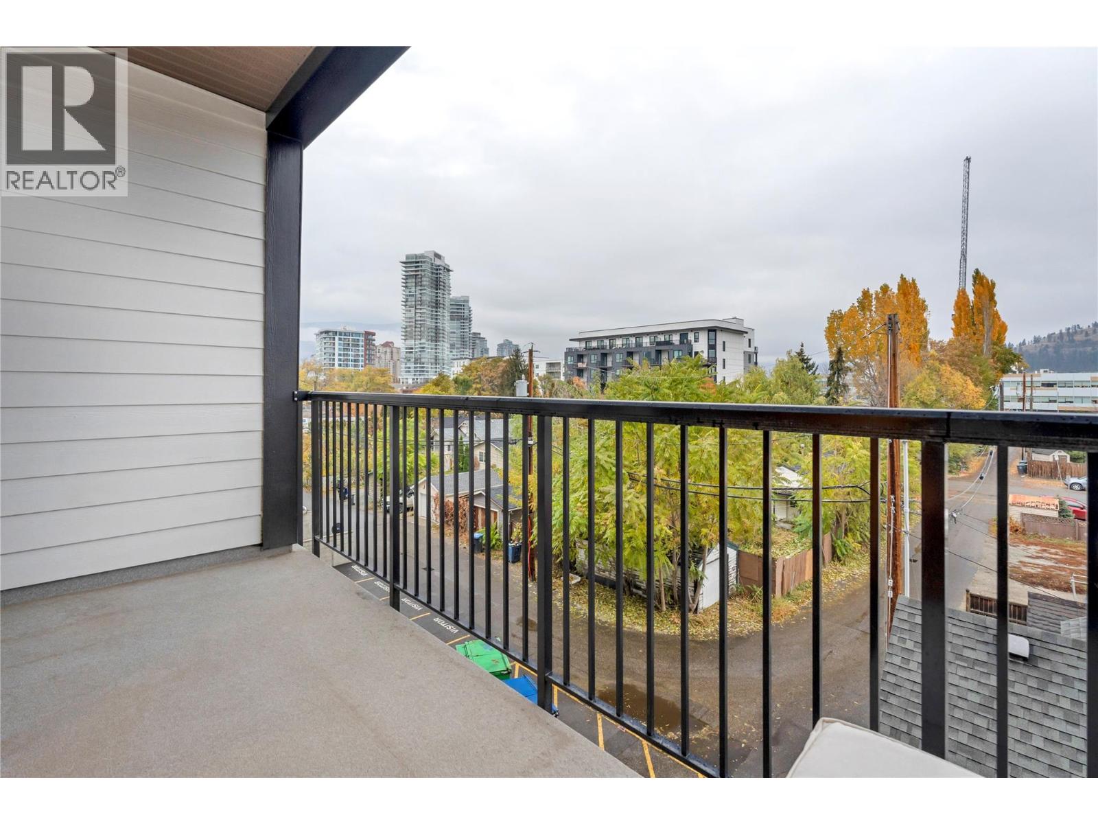 311 660 Cawston Avenue, Kelowna