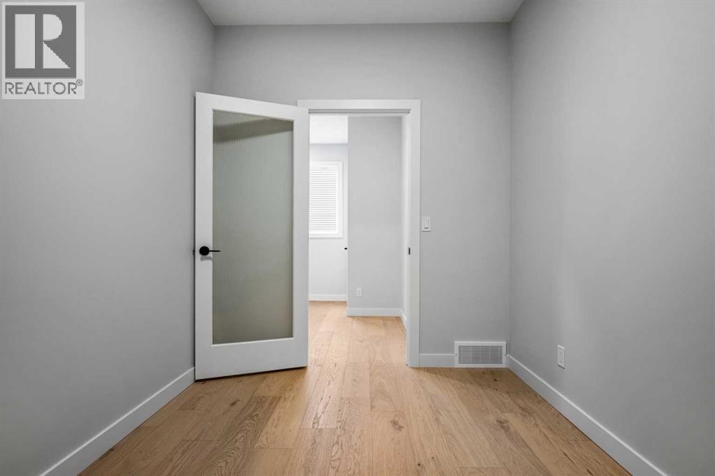 Single Family House for Sale in  Creekview Manor SW Pine Creek Calgary 