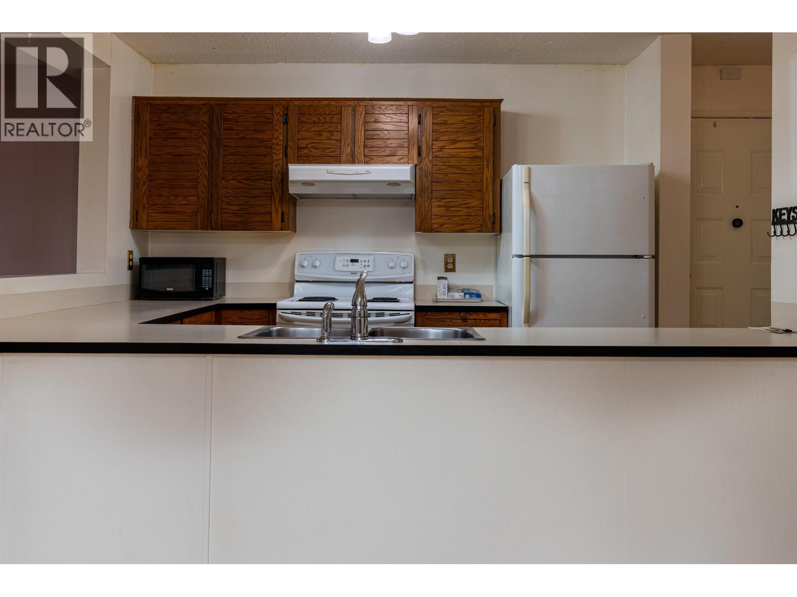 #15-4832 LAZELLE Avenue, Terrace