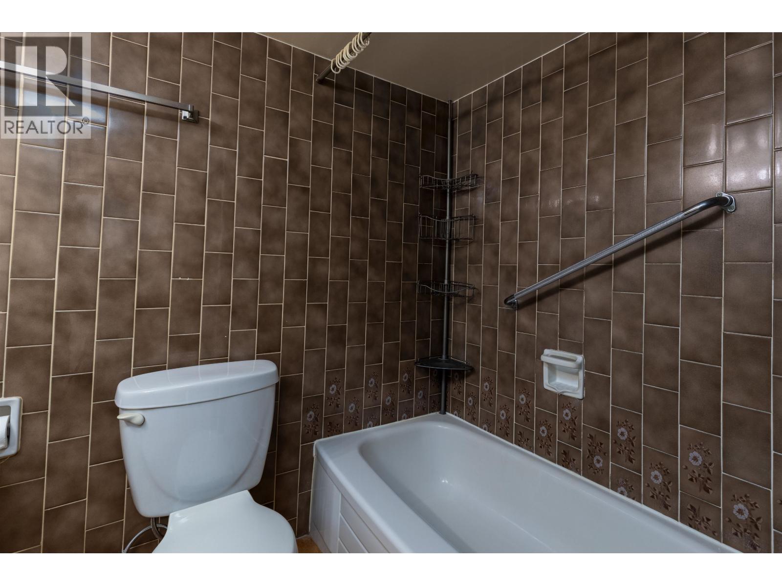 #15-4832 LAZELLE Avenue, Terrace