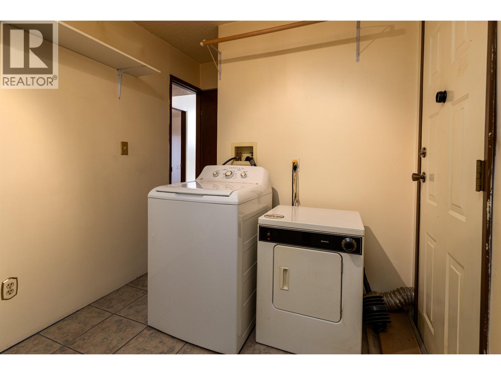 #15-4832 LAZELLE Avenue, Terrace