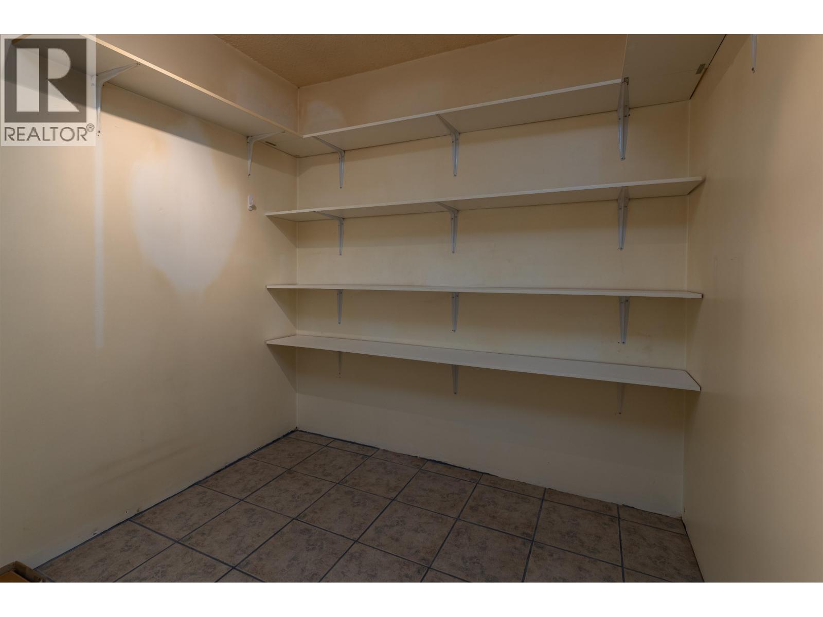 #15-4832 LAZELLE Avenue, Terrace