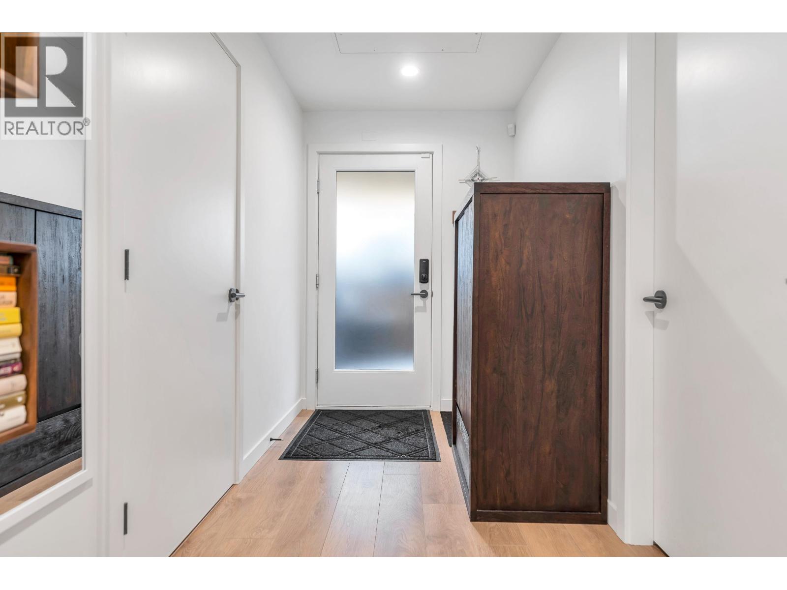 #146 545 E 2ND STREET, North Vancouver