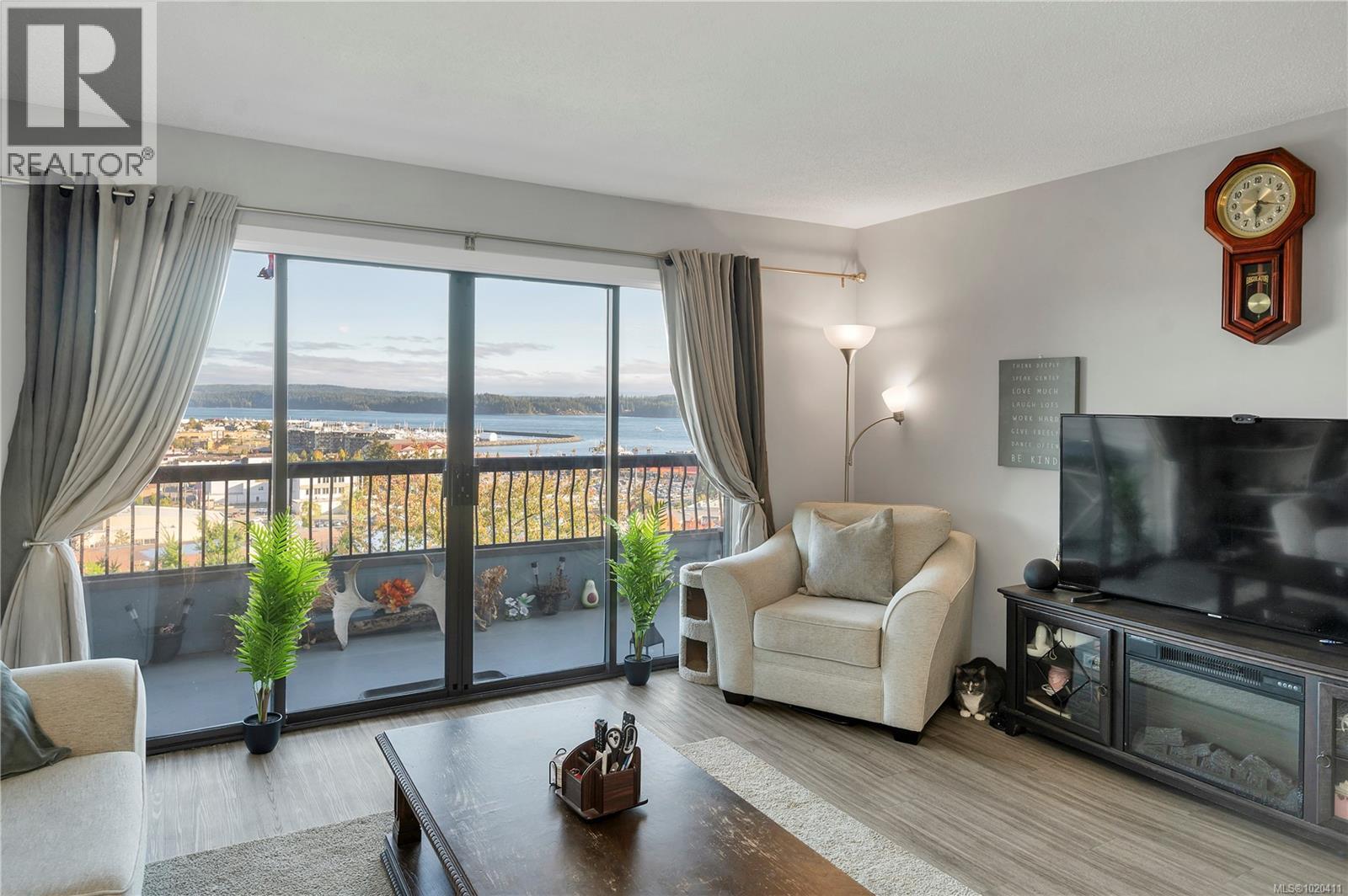 204 907 Cedar St, Campbell River