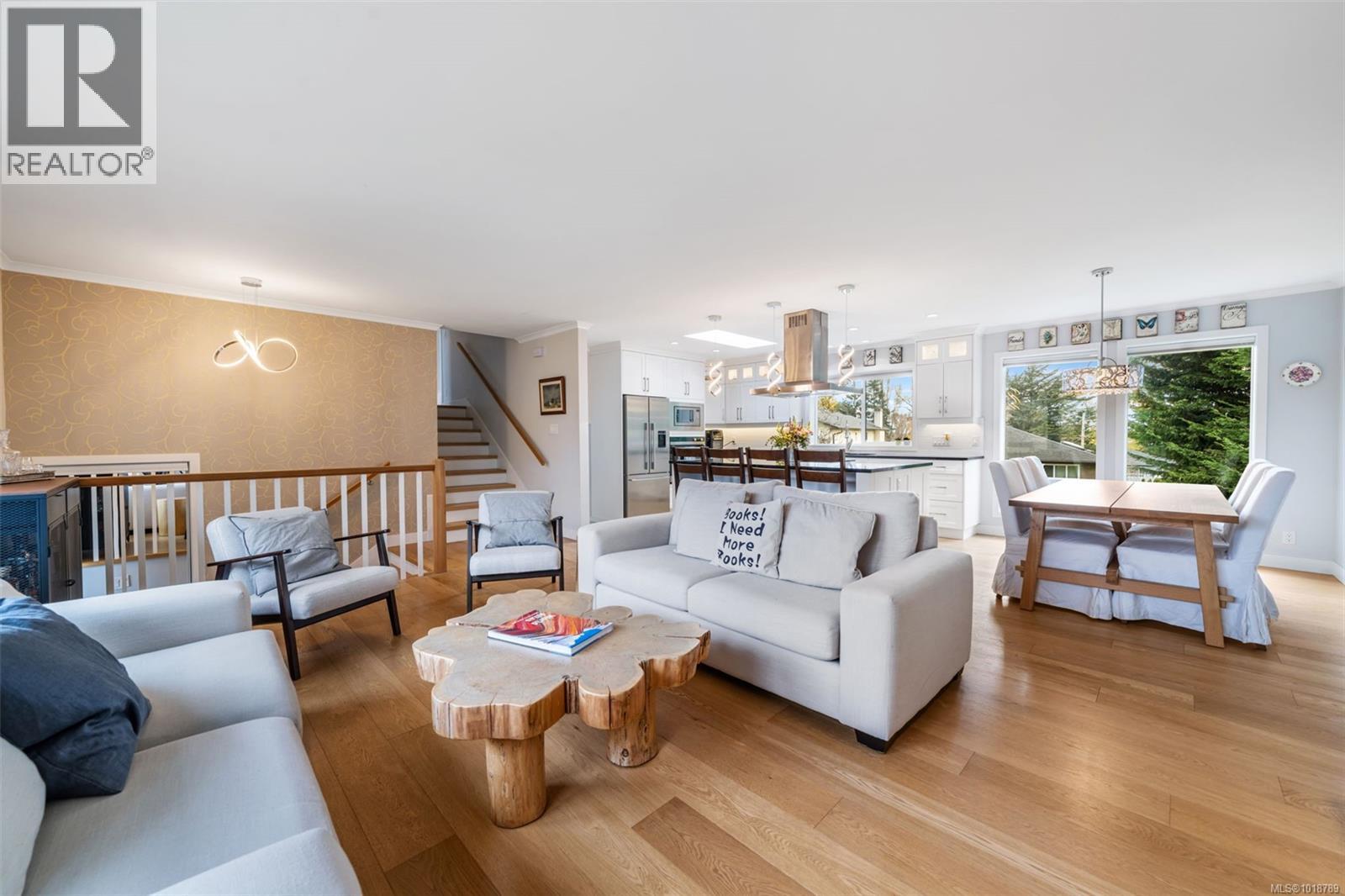  567 Fermoy Place, Saanich