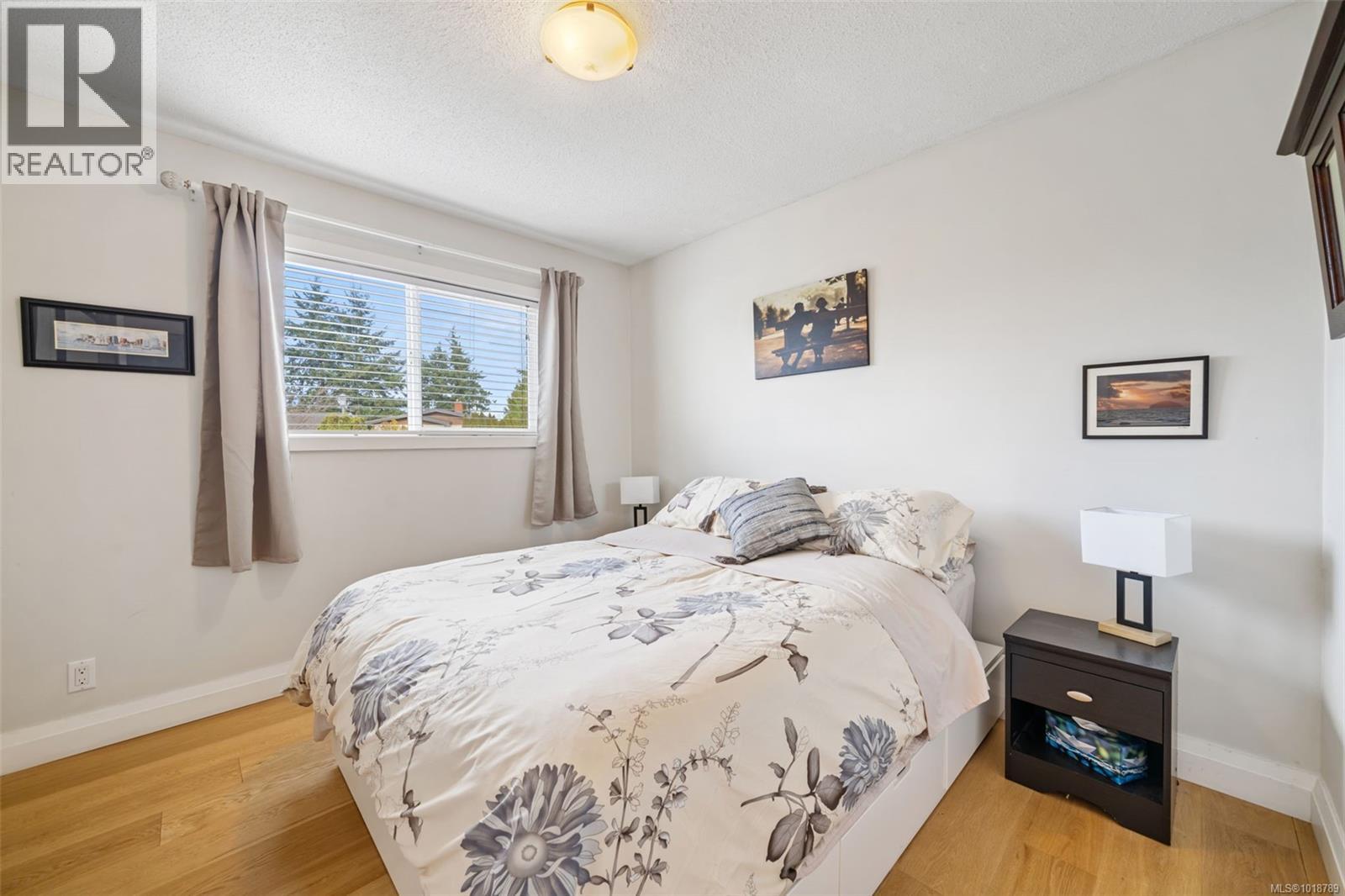  567 Fermoy Place, Saanich