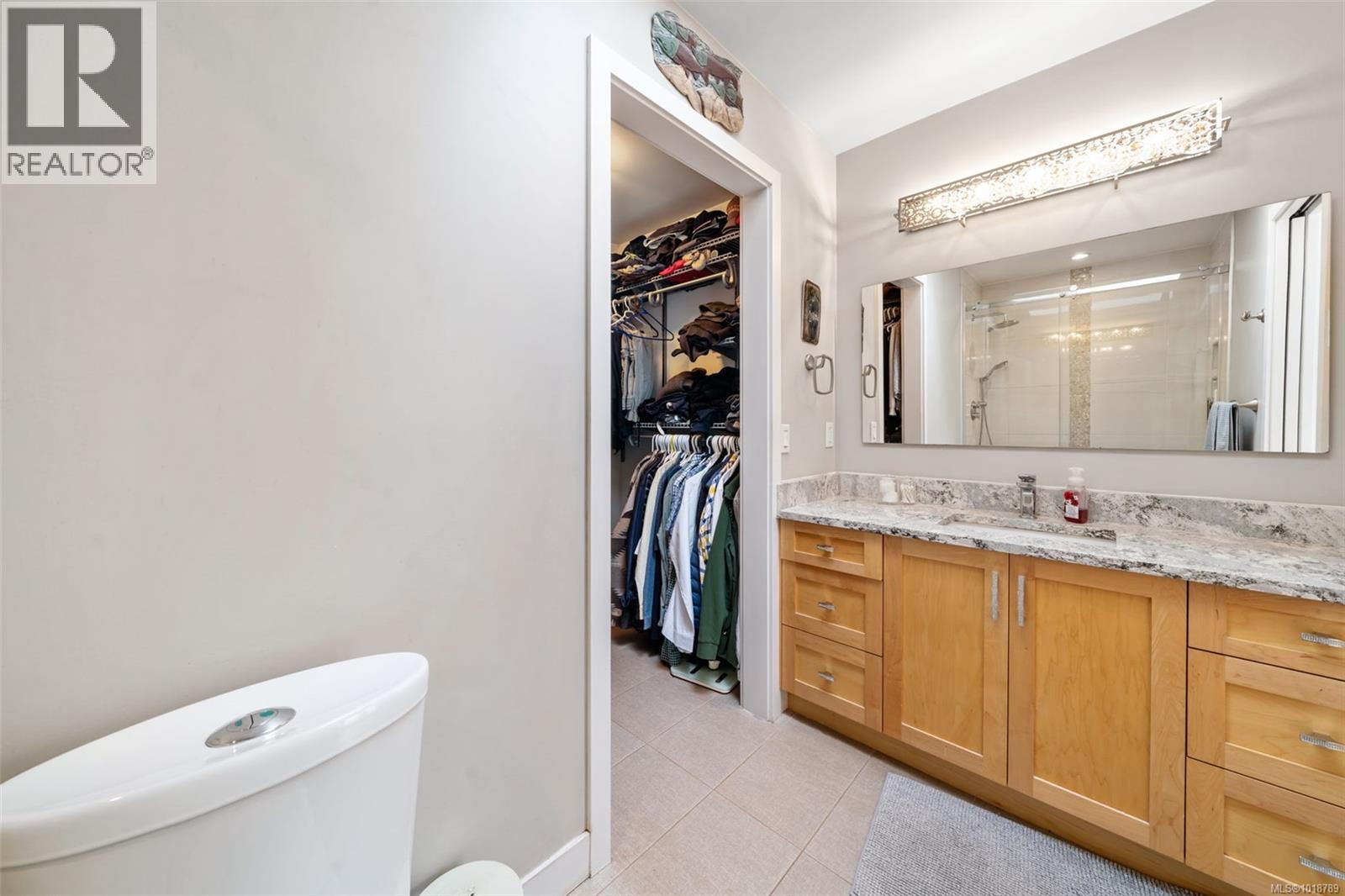  567 Fermoy Place, Saanich