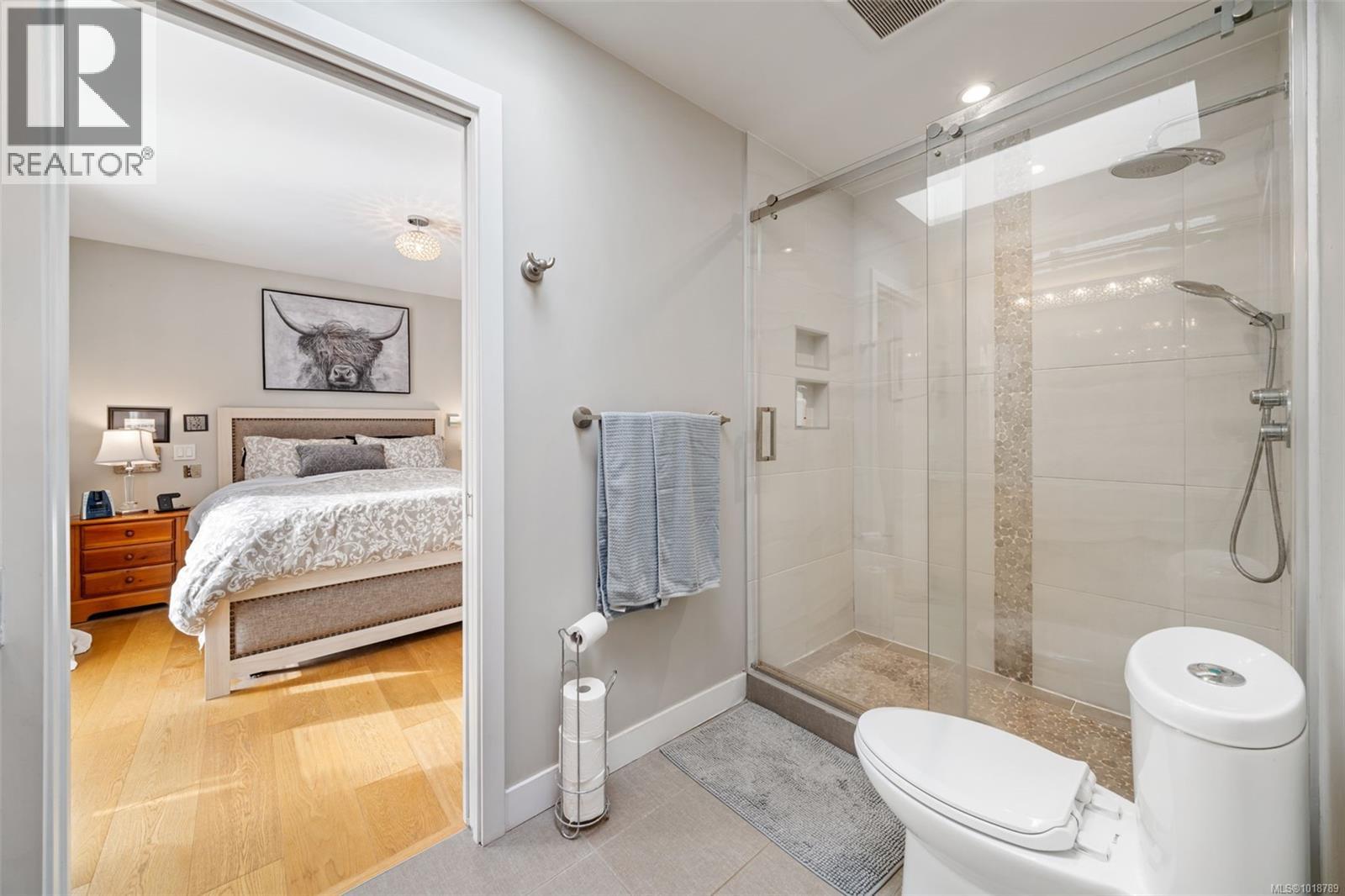  567 Fermoy Place, Saanich