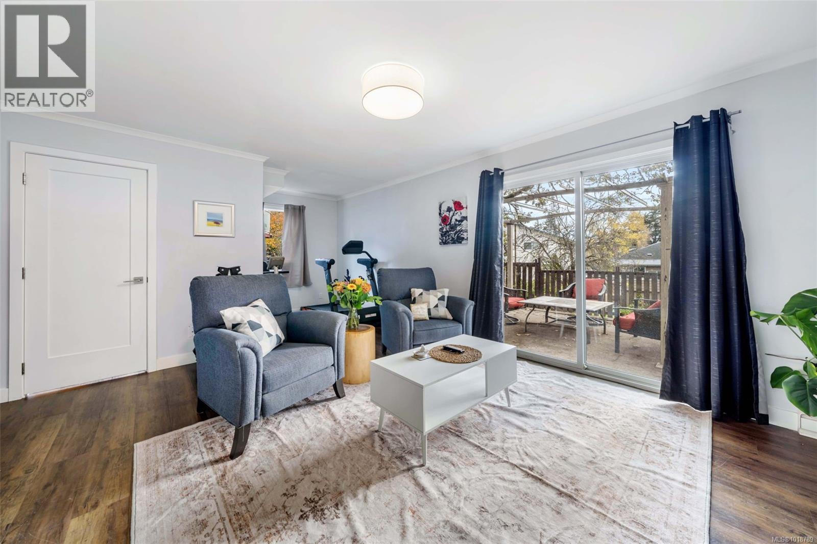  567 Fermoy Place, Saanich