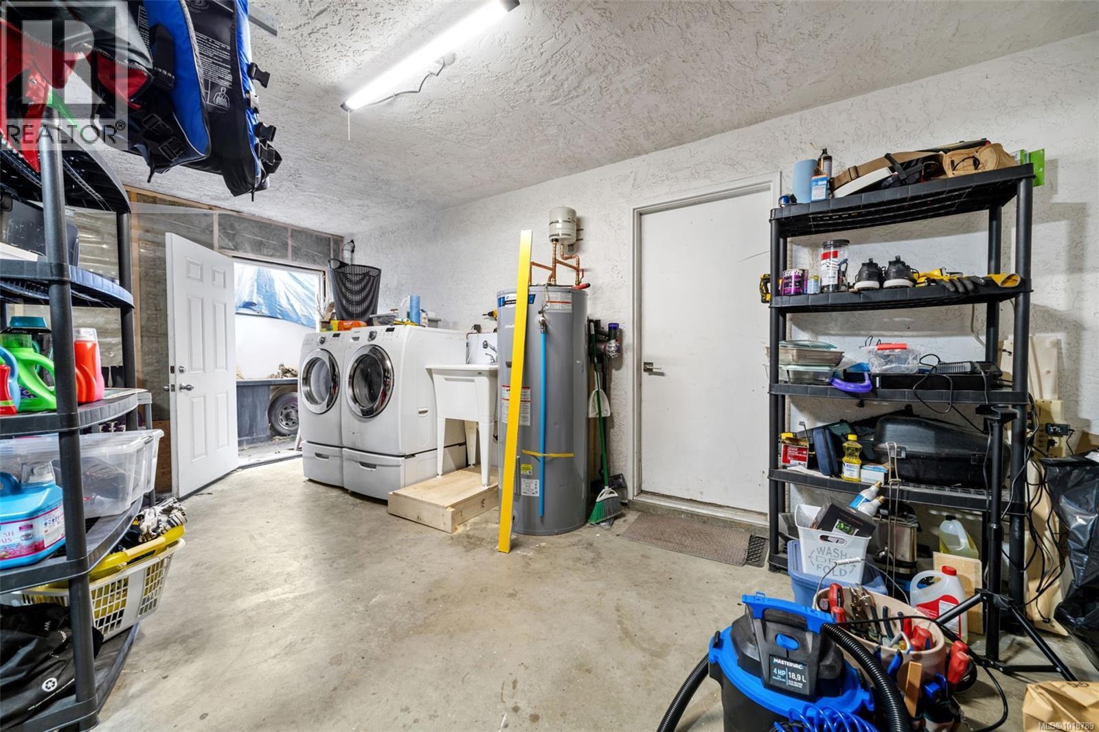  567 Fermoy Place, Saanich