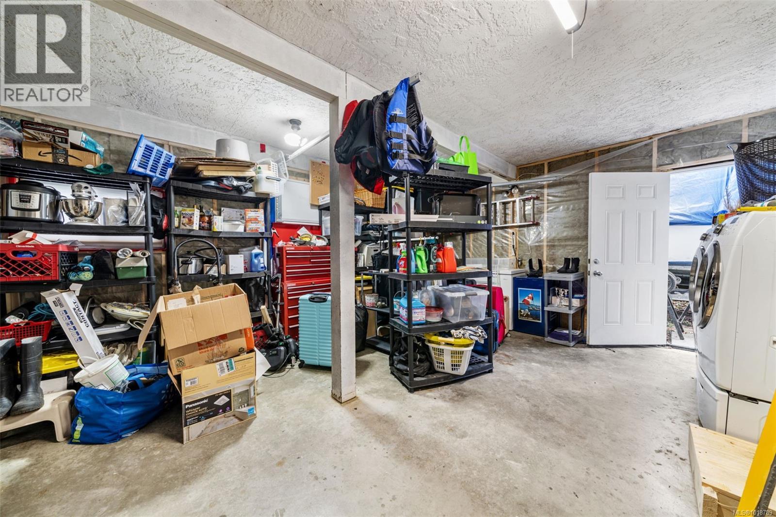  567 Fermoy Place, Saanich