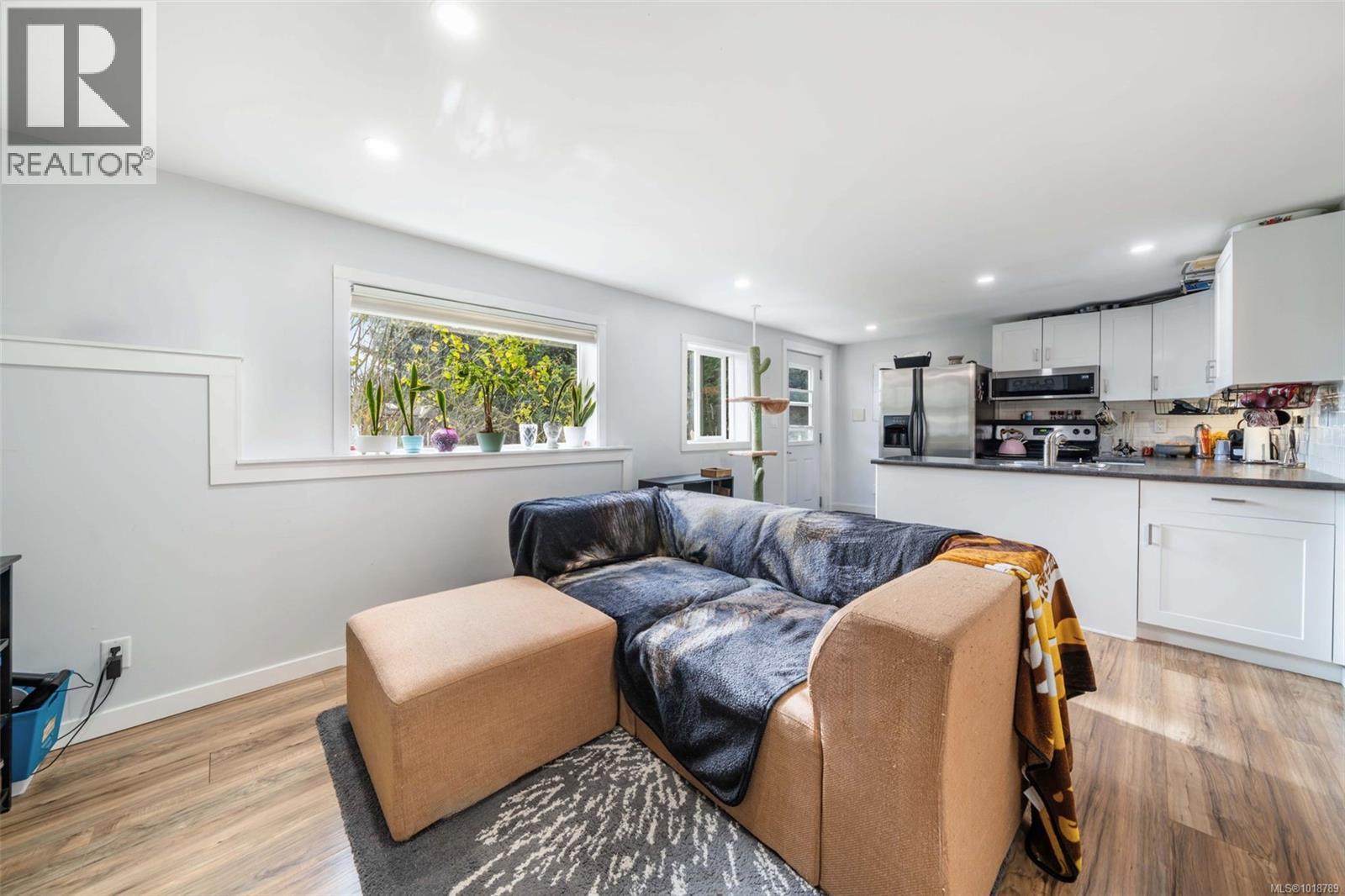  567 Fermoy Place, Saanich