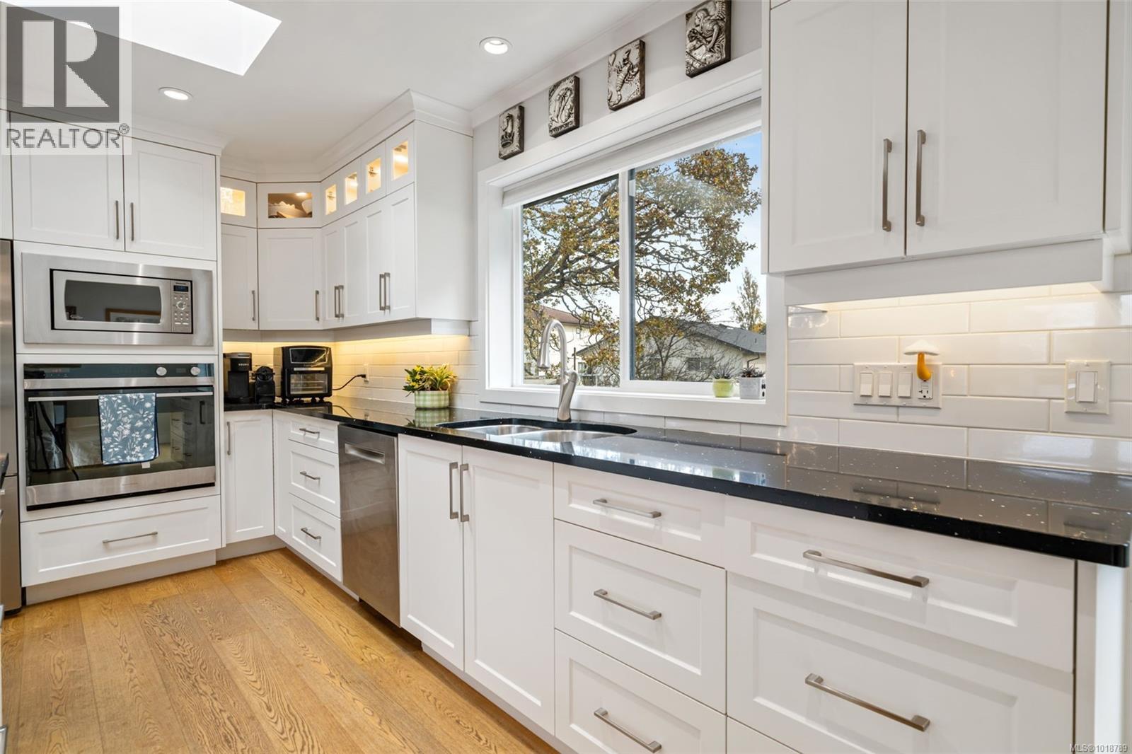  567 Fermoy Place, Saanich