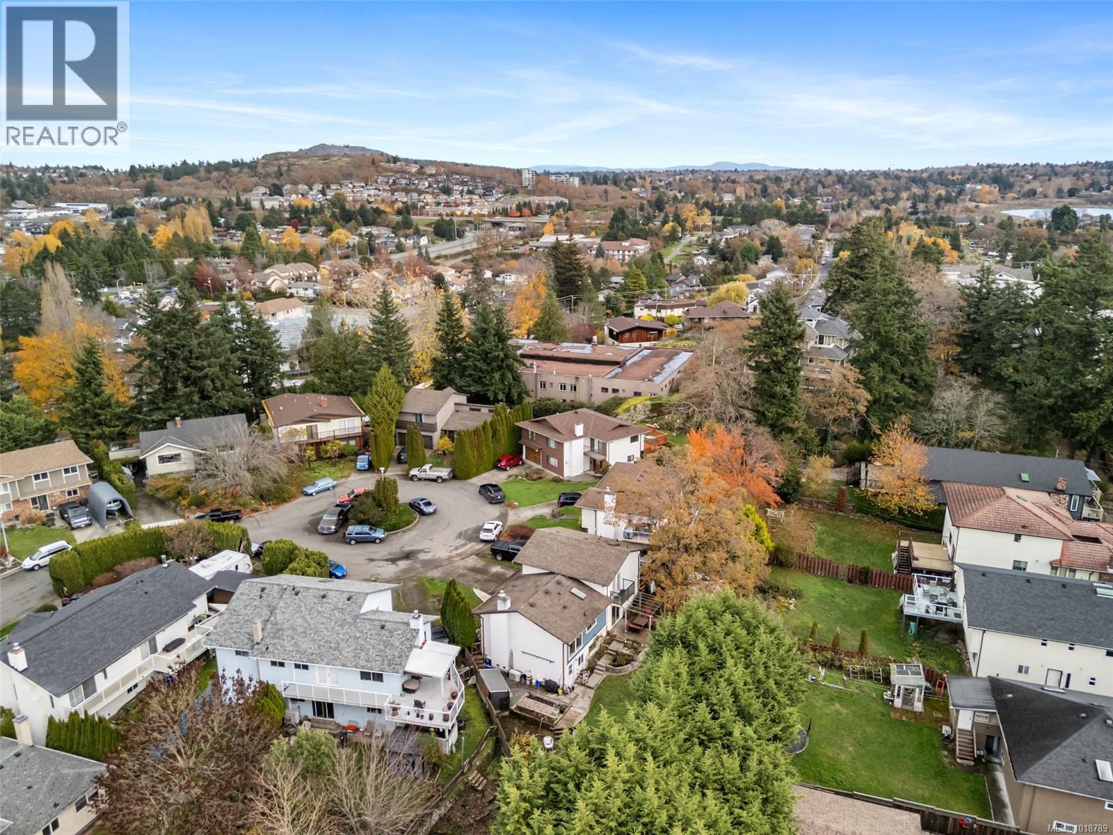  567 Fermoy Place, Saanich