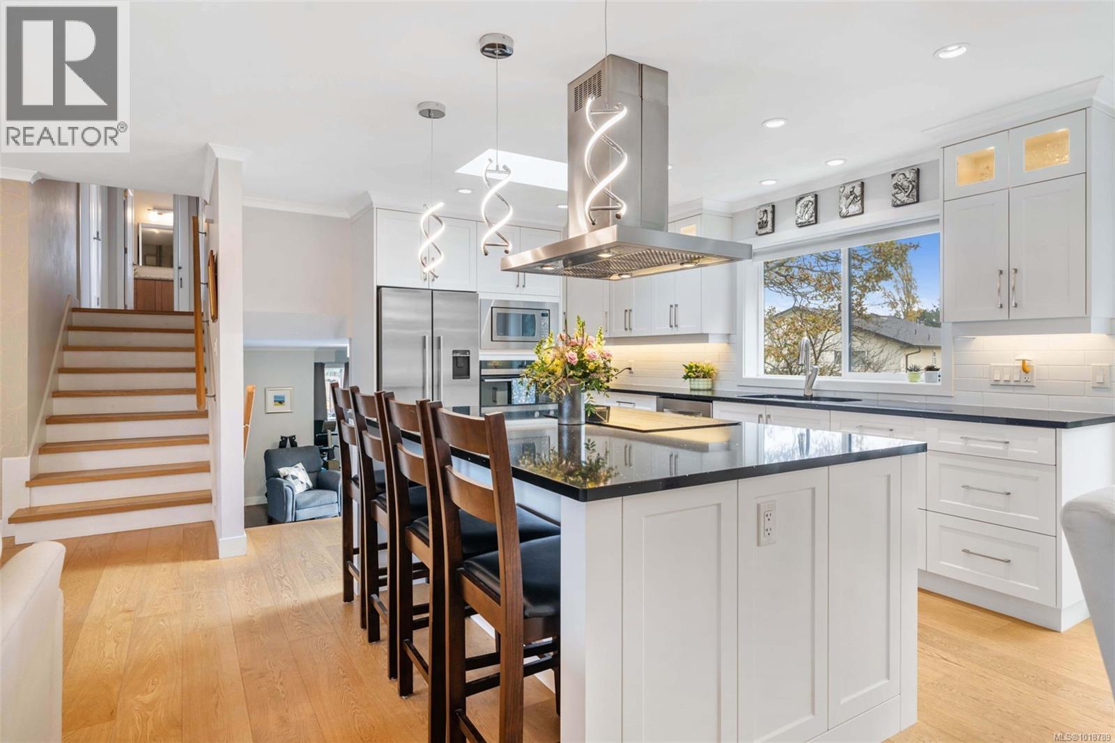  567 Fermoy Place, Saanich