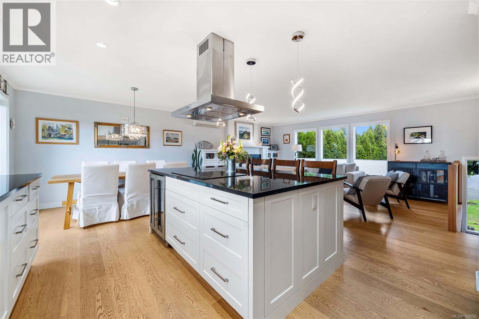  567 Fermoy Place, Saanich