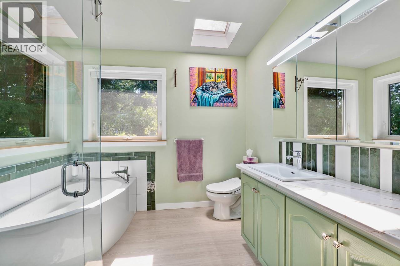  1260 Scotch Creek Wharf Road, Scotch Creek