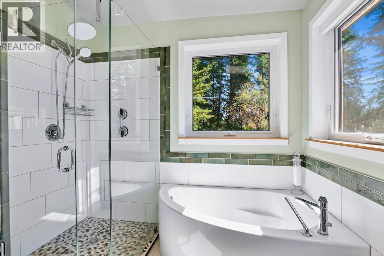  1260 Scotch Creek Wharf Road, Scotch Creek