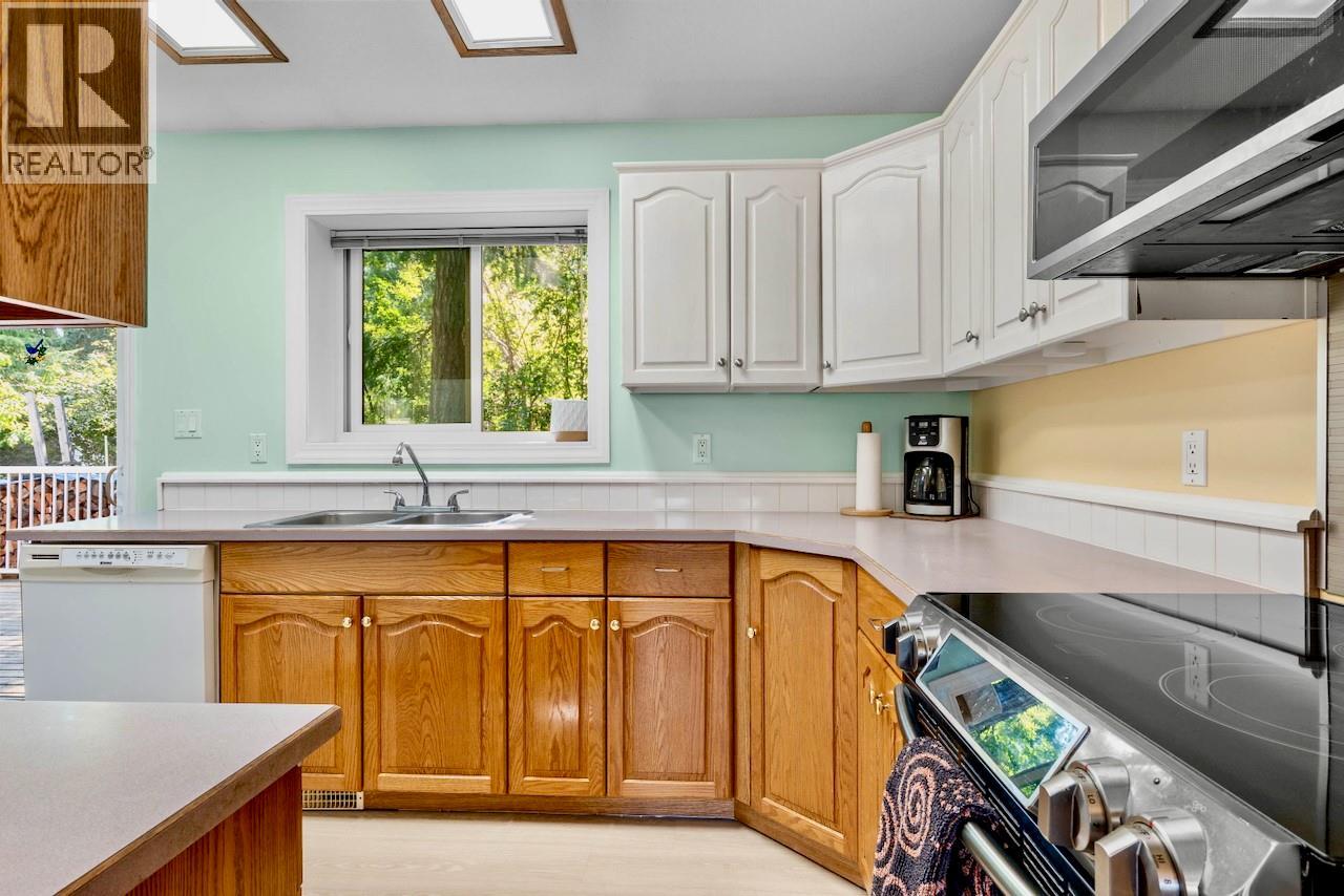  1260 Scotch Creek Wharf Road, Scotch Creek