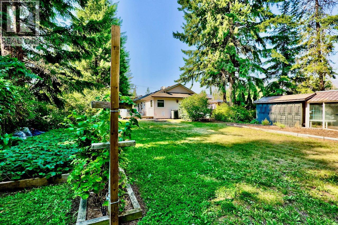  1260 Scotch Creek Wharf Road, Scotch Creek