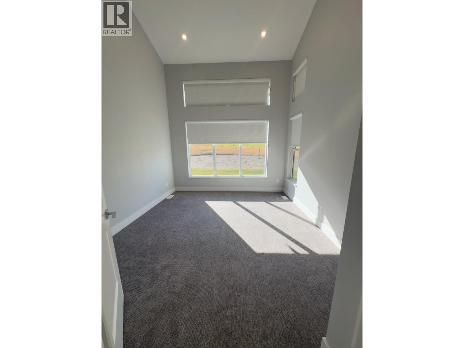 #19 130 COLEBROOK ROAD - 14