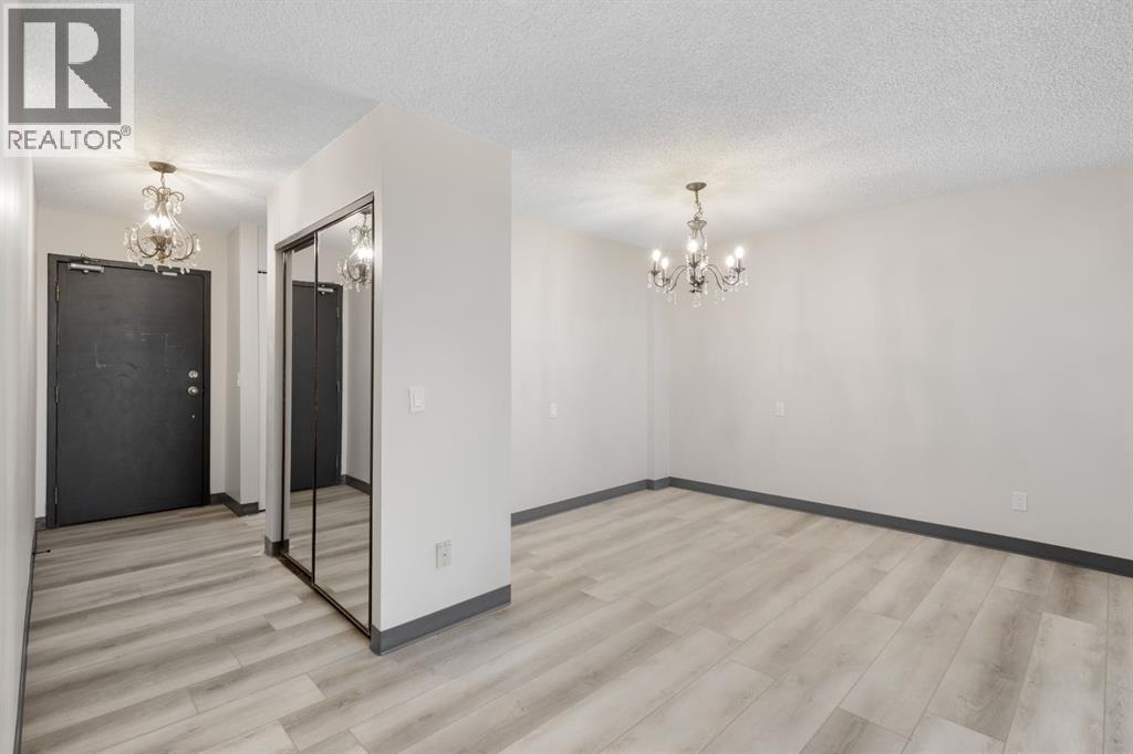 Single Family House for Sale in   Dalton Drive NW Dalhousie Calgary 