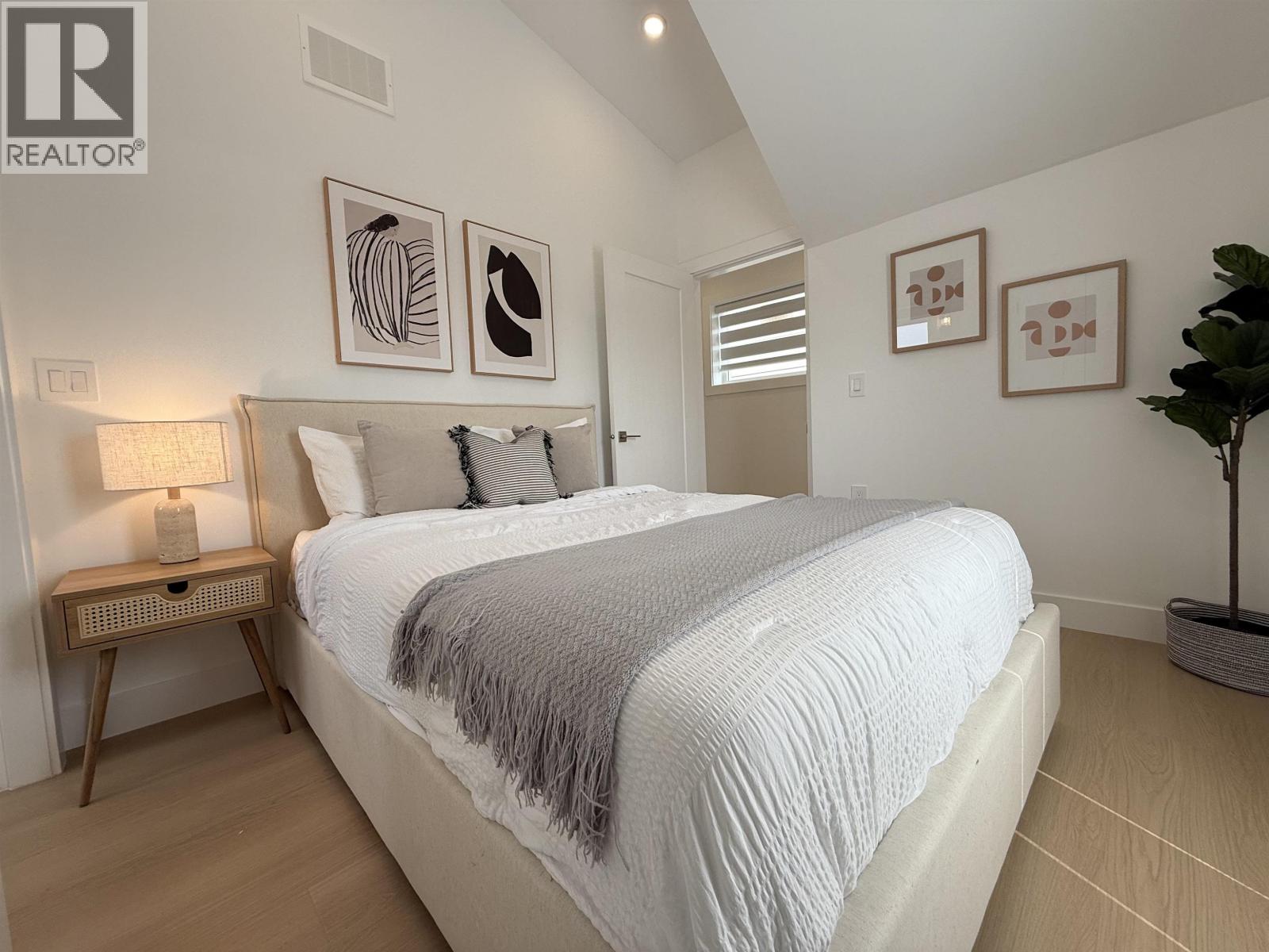 2103 E 33RD AVENUE, Vancouver