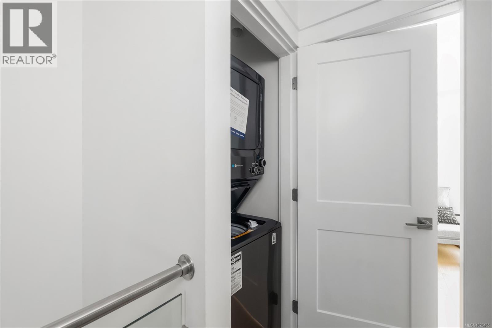 5 820 Dunsmuir Rd, Esquimalt