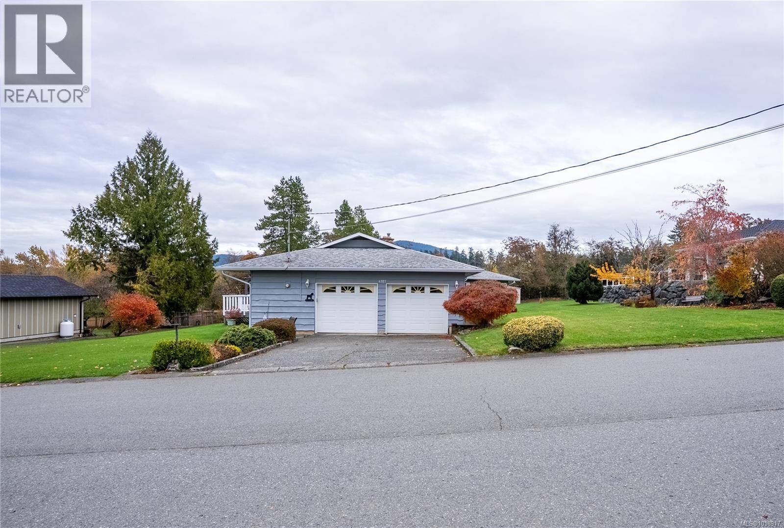 6327 Lansdowne Pl, Duncan