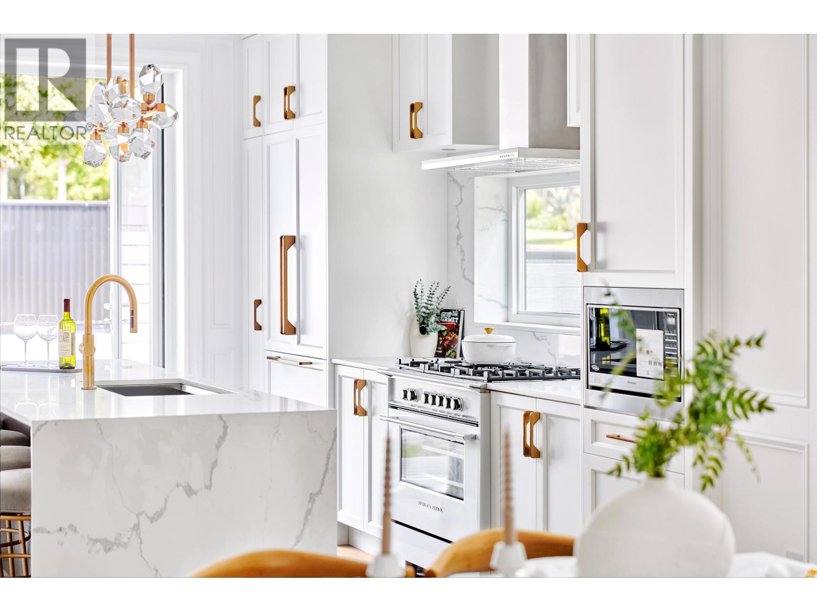 5081 CROWN STREET, Vancouver