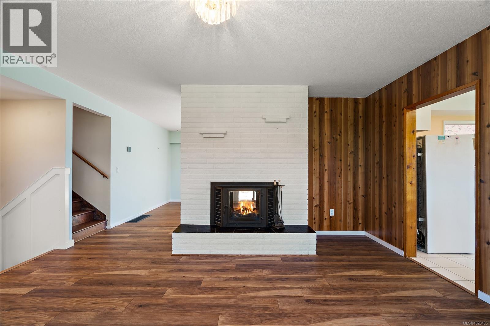  1563 Kenmore Road, Saanich