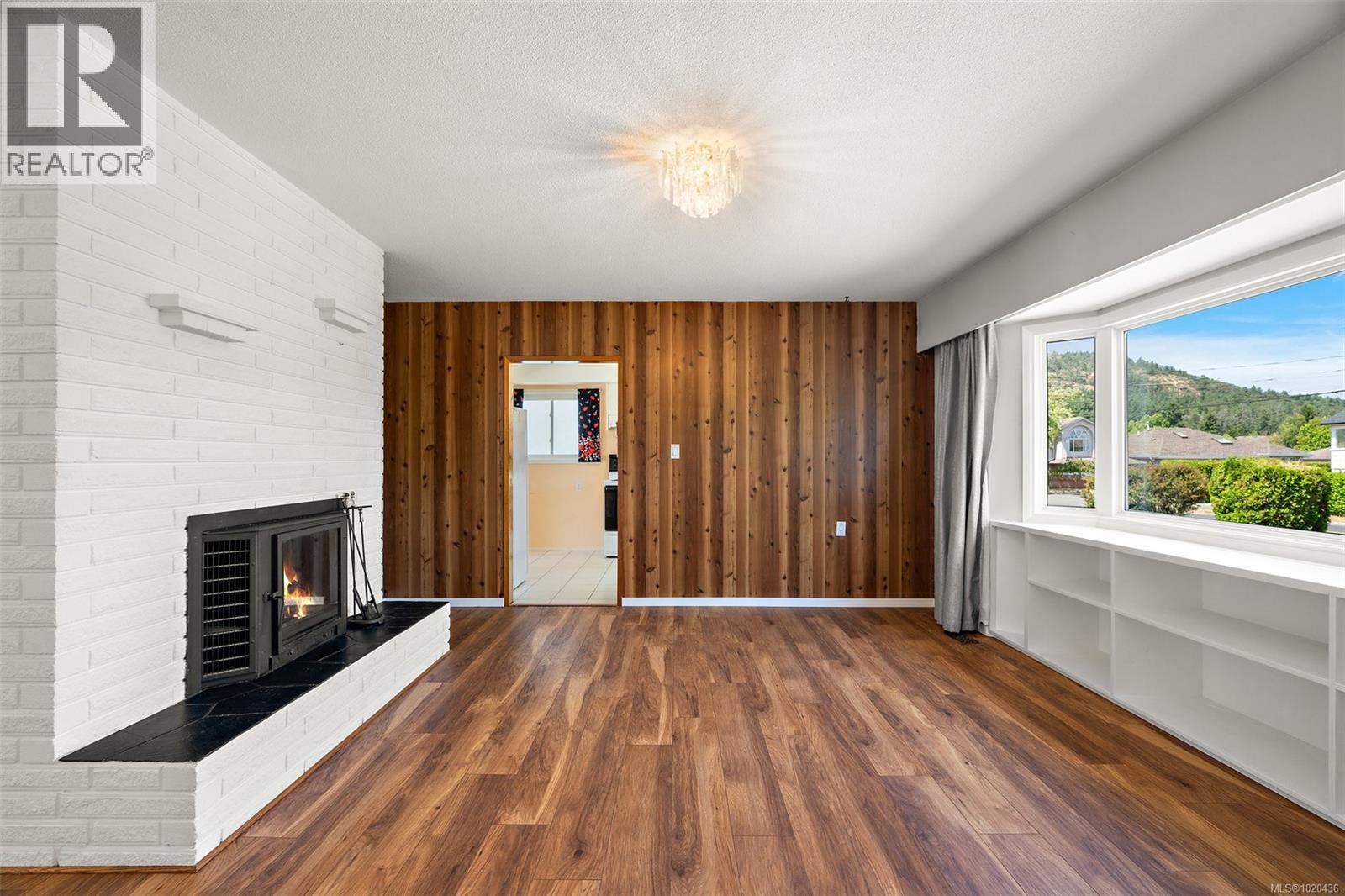  1563 Kenmore Road, Saanich