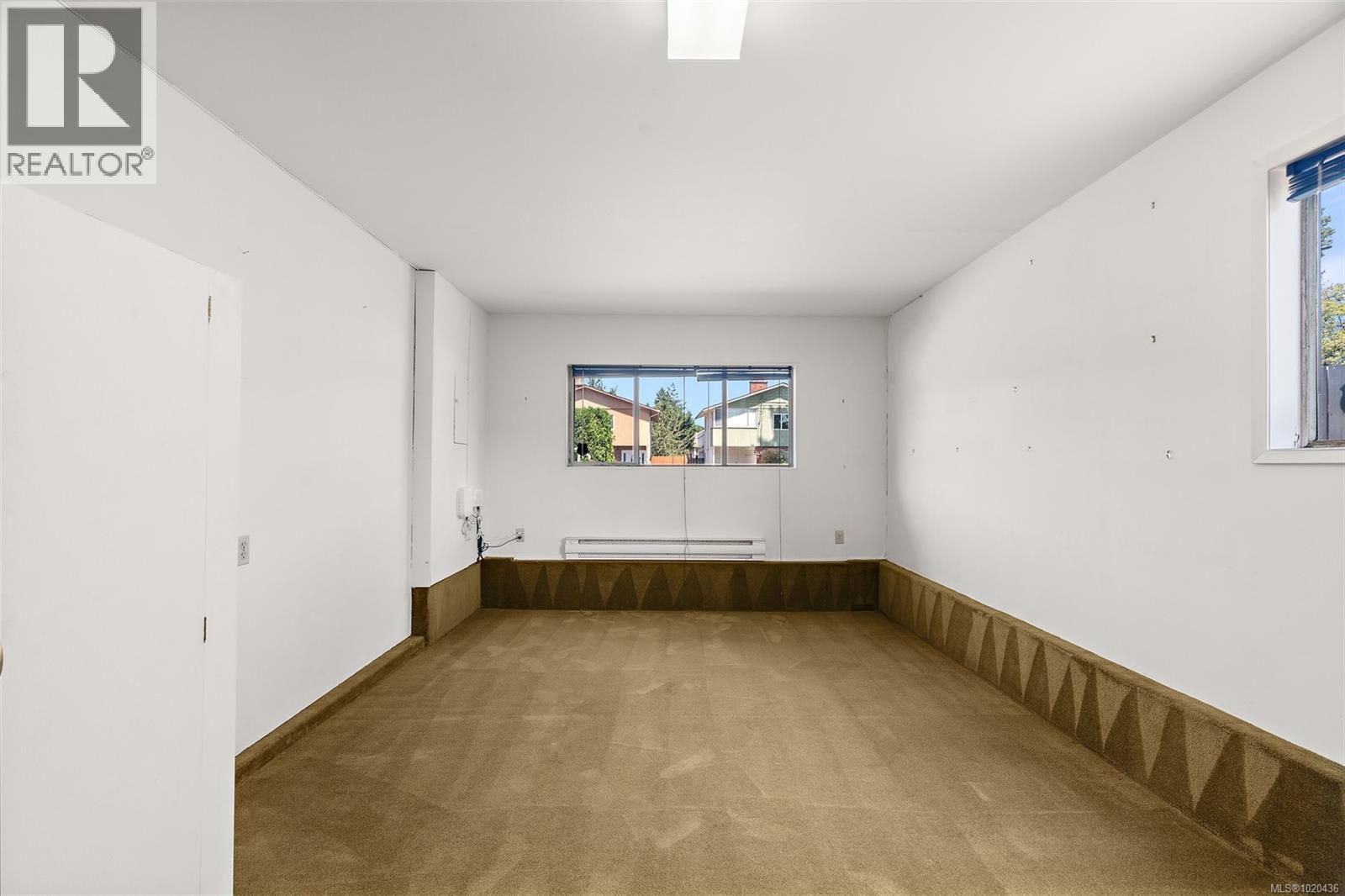  1563 Kenmore Road, Saanich