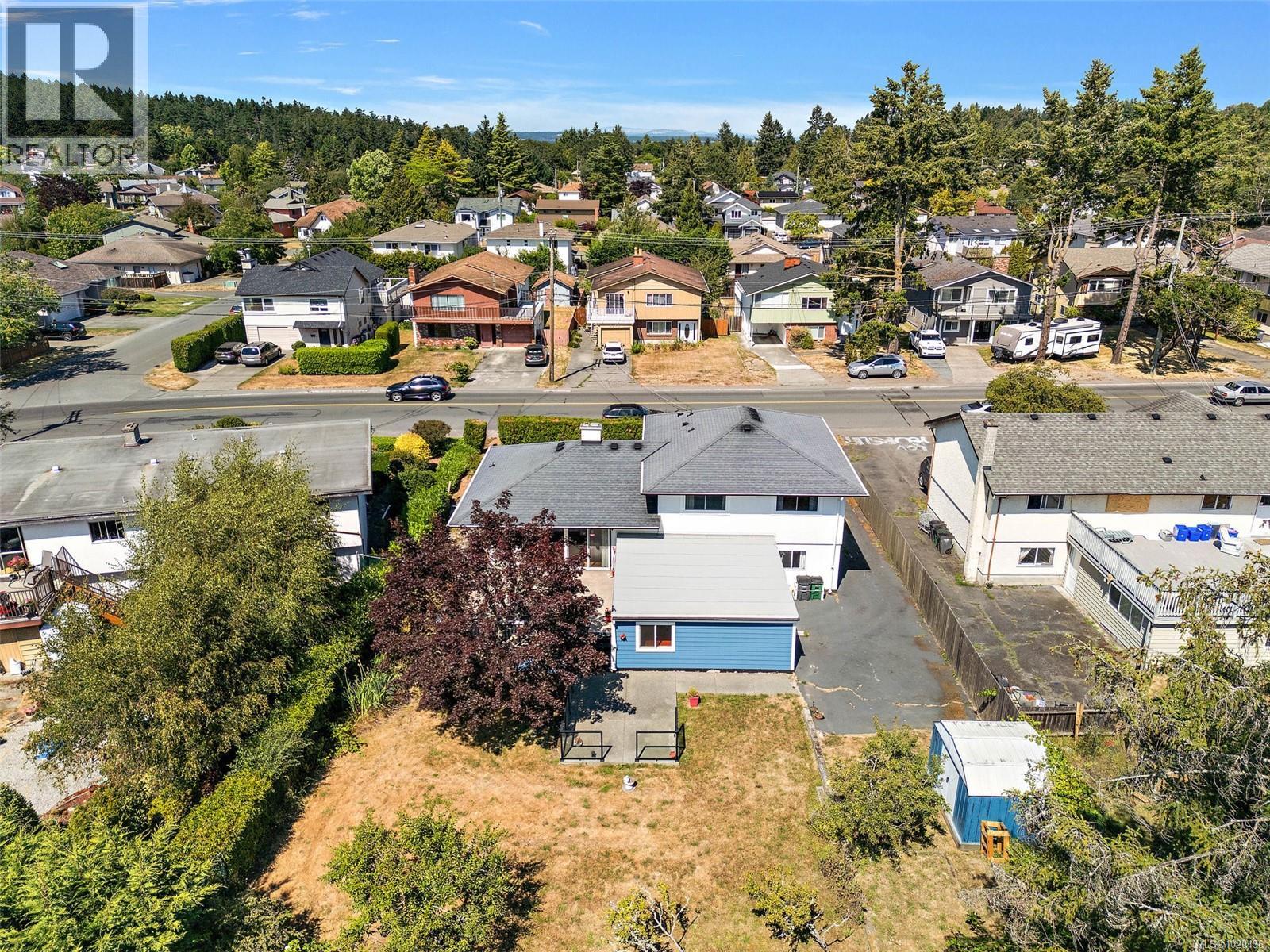  1563 Kenmore Road, Saanich