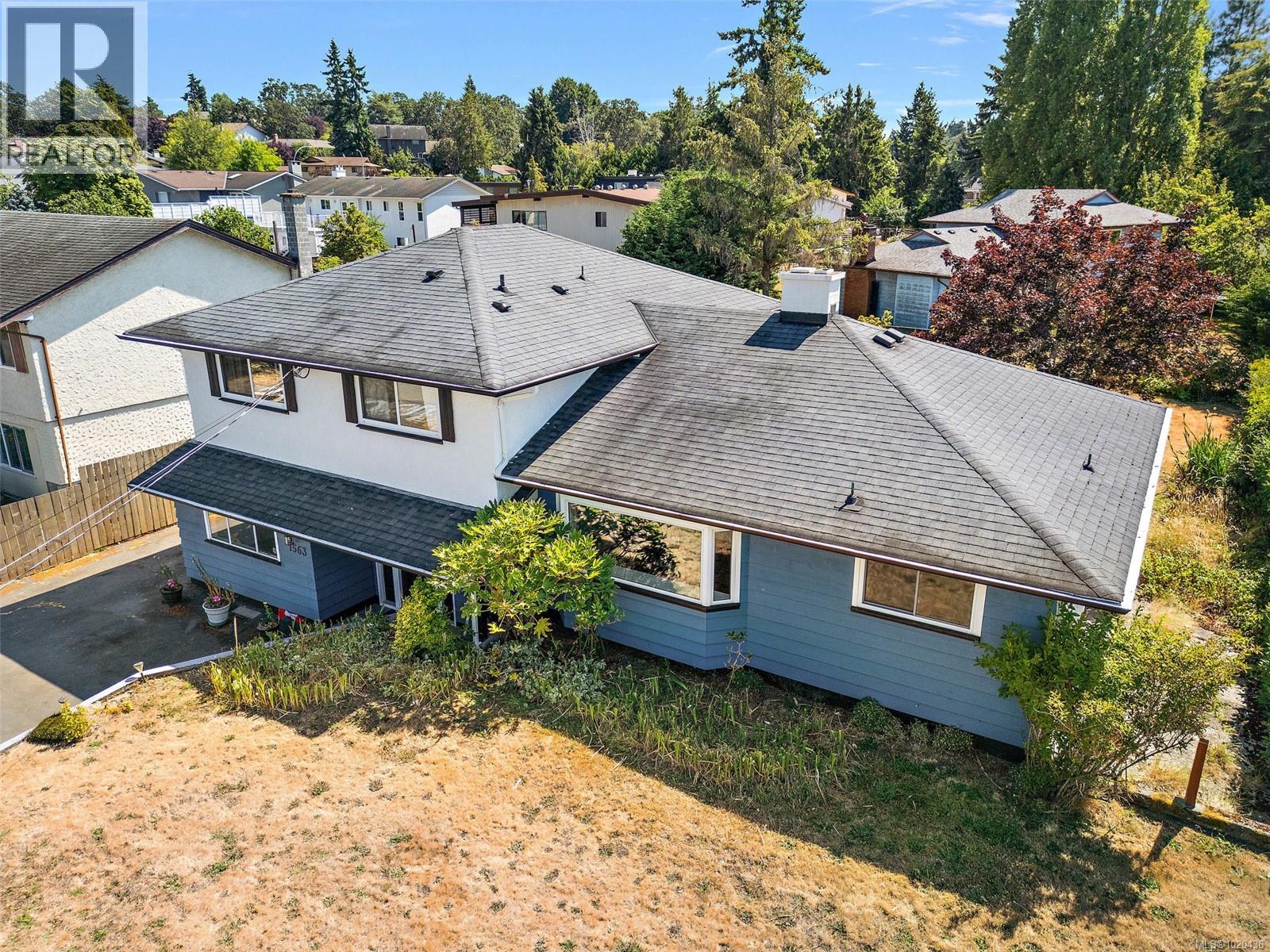  1563 Kenmore Road, Saanich