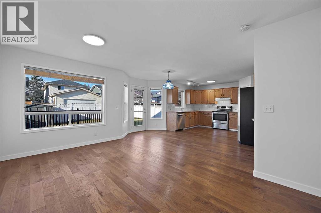 Single Family House for Sale in  Coventry Close NE Coventry Hills Calgary 