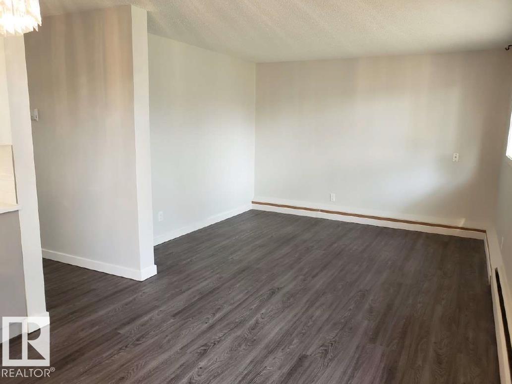 15930 109 AV NW, Edmonton