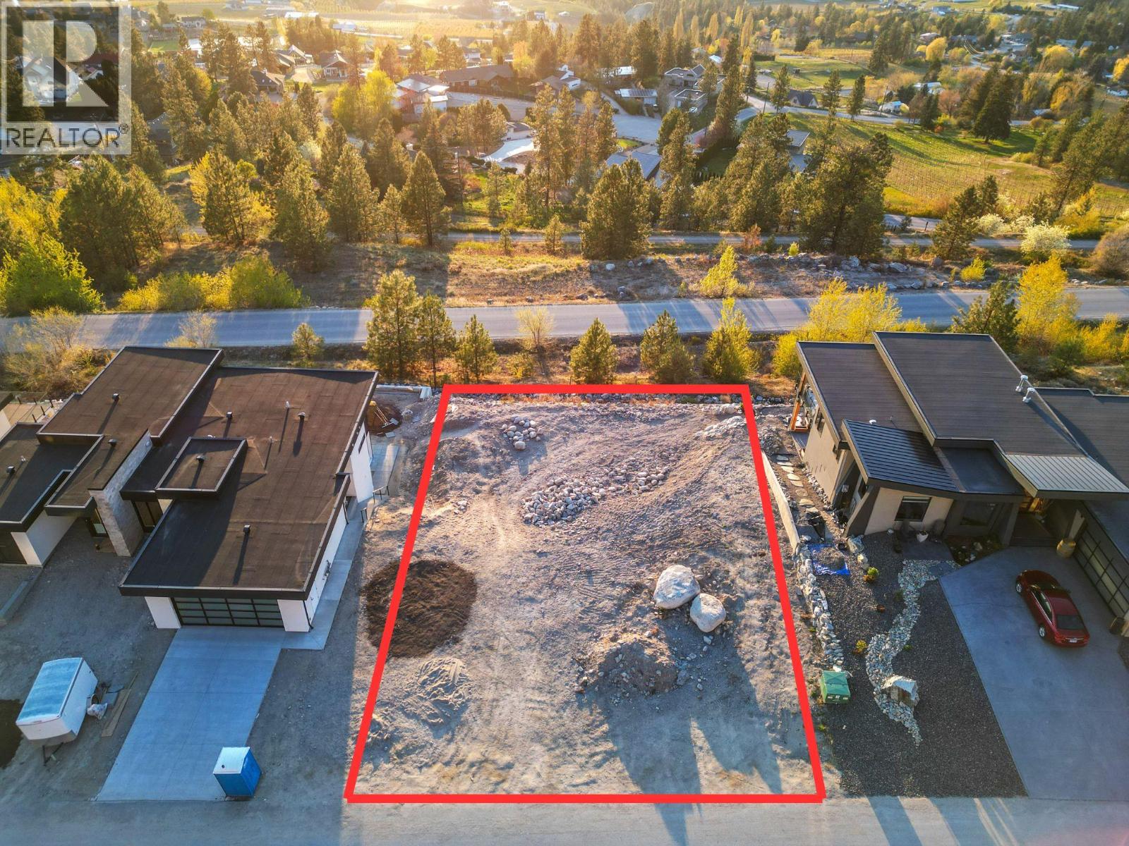 2855 Outlook Way, Naramata