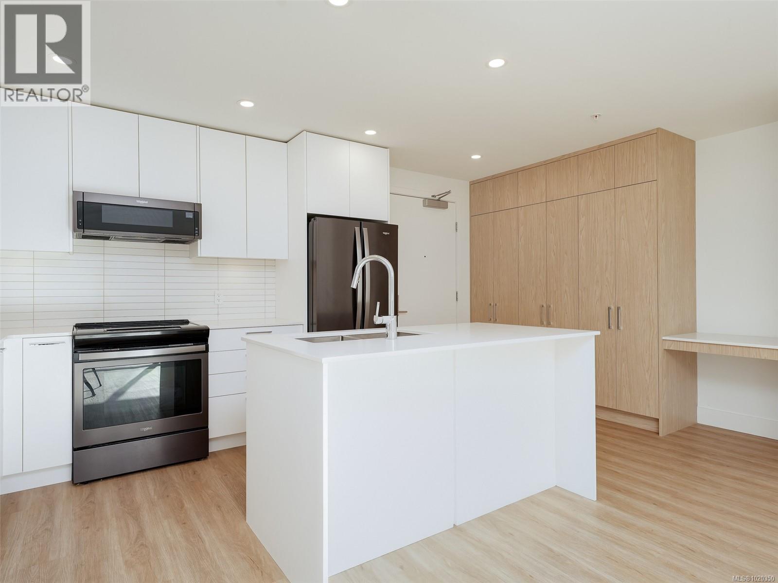 211 940 Reunion Ave, Langford