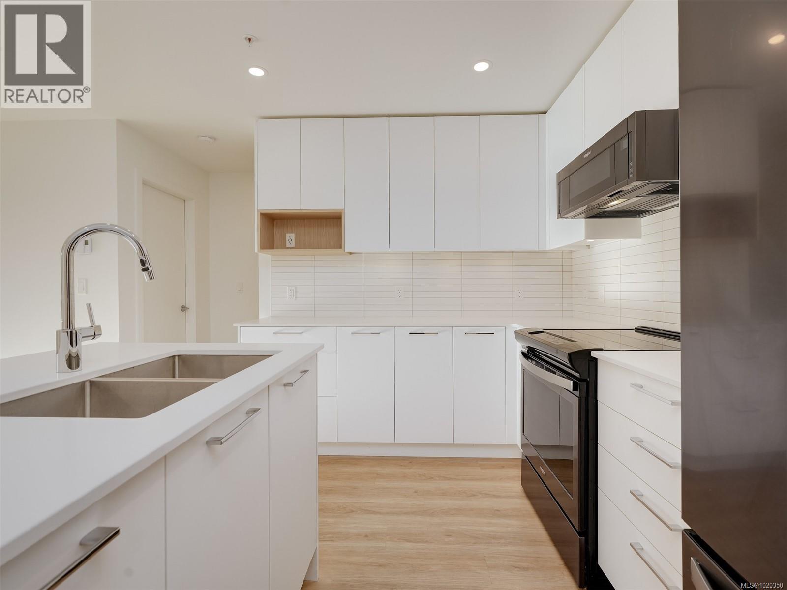 211 940 Reunion Ave, Langford