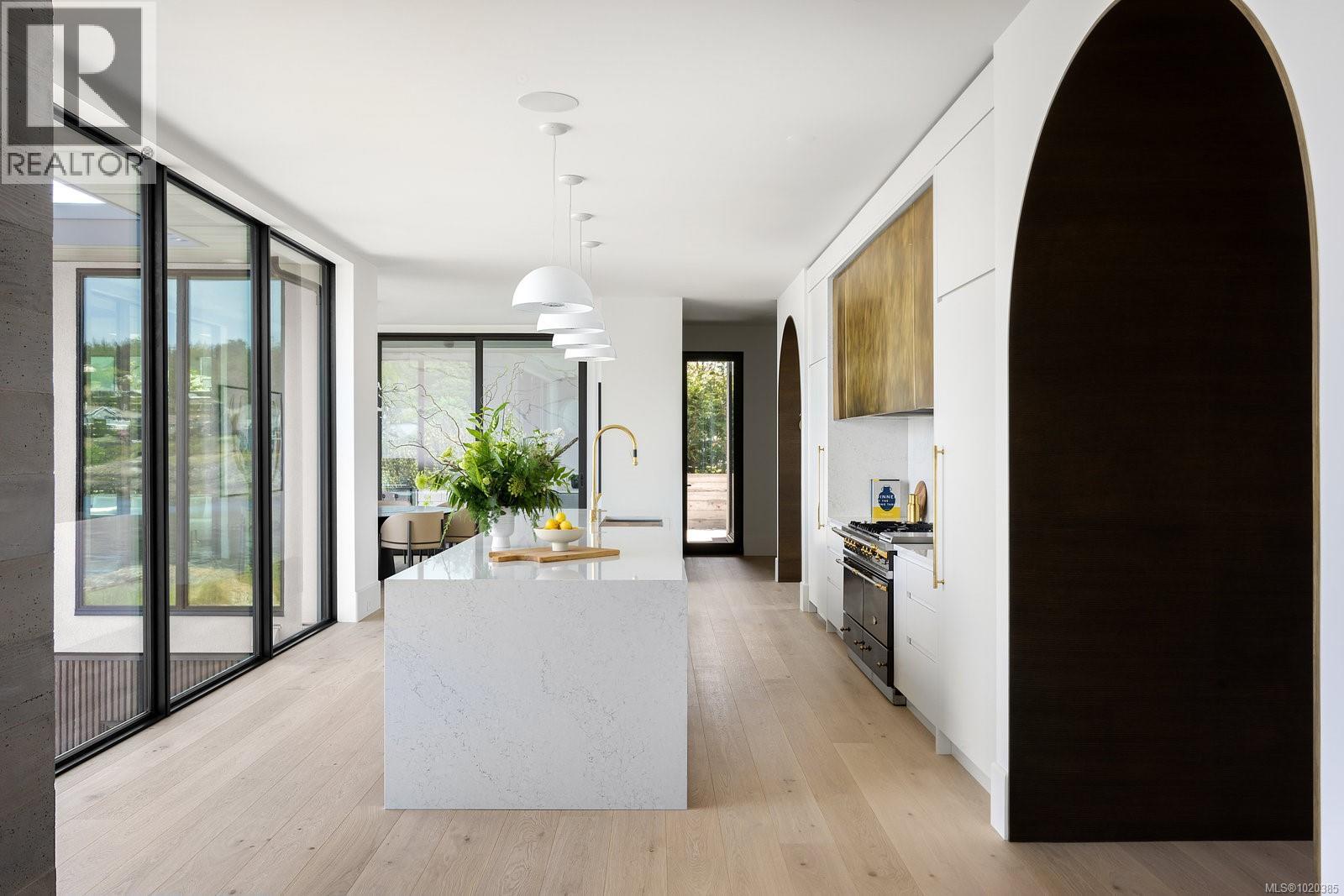  4040 White Rock Street, Saanich