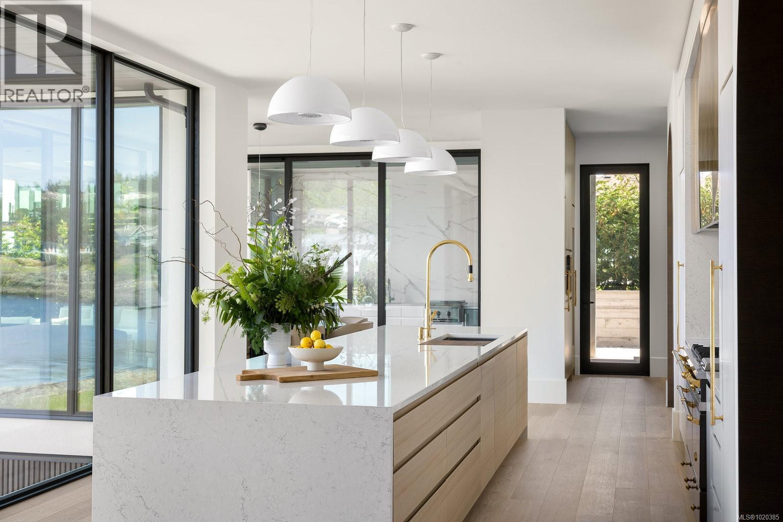  4040 White Rock Street, Saanich