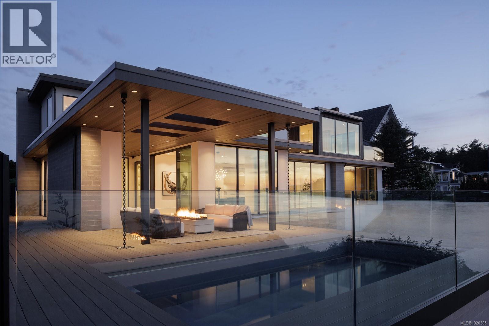  4040 White Rock Street, Saanich