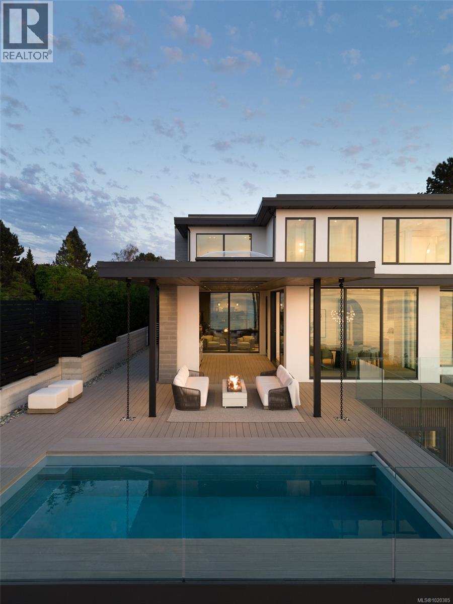  4040 White Rock Street, Saanich