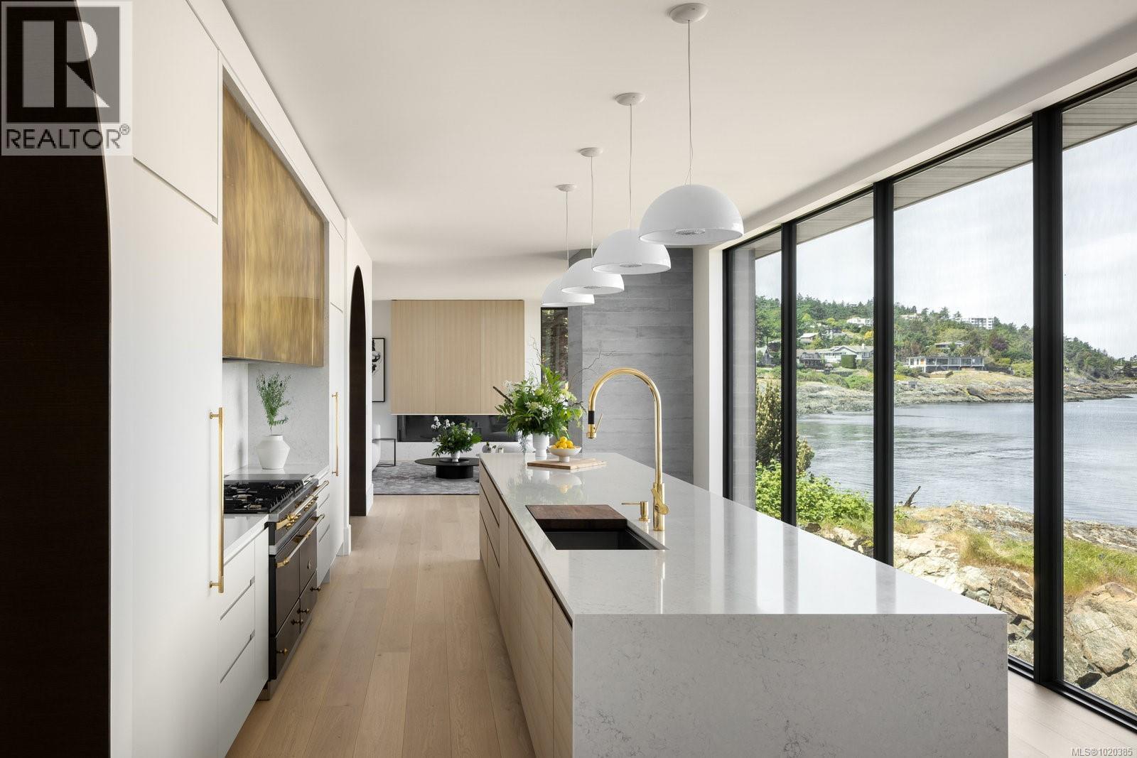  4040 White Rock Street, Saanich