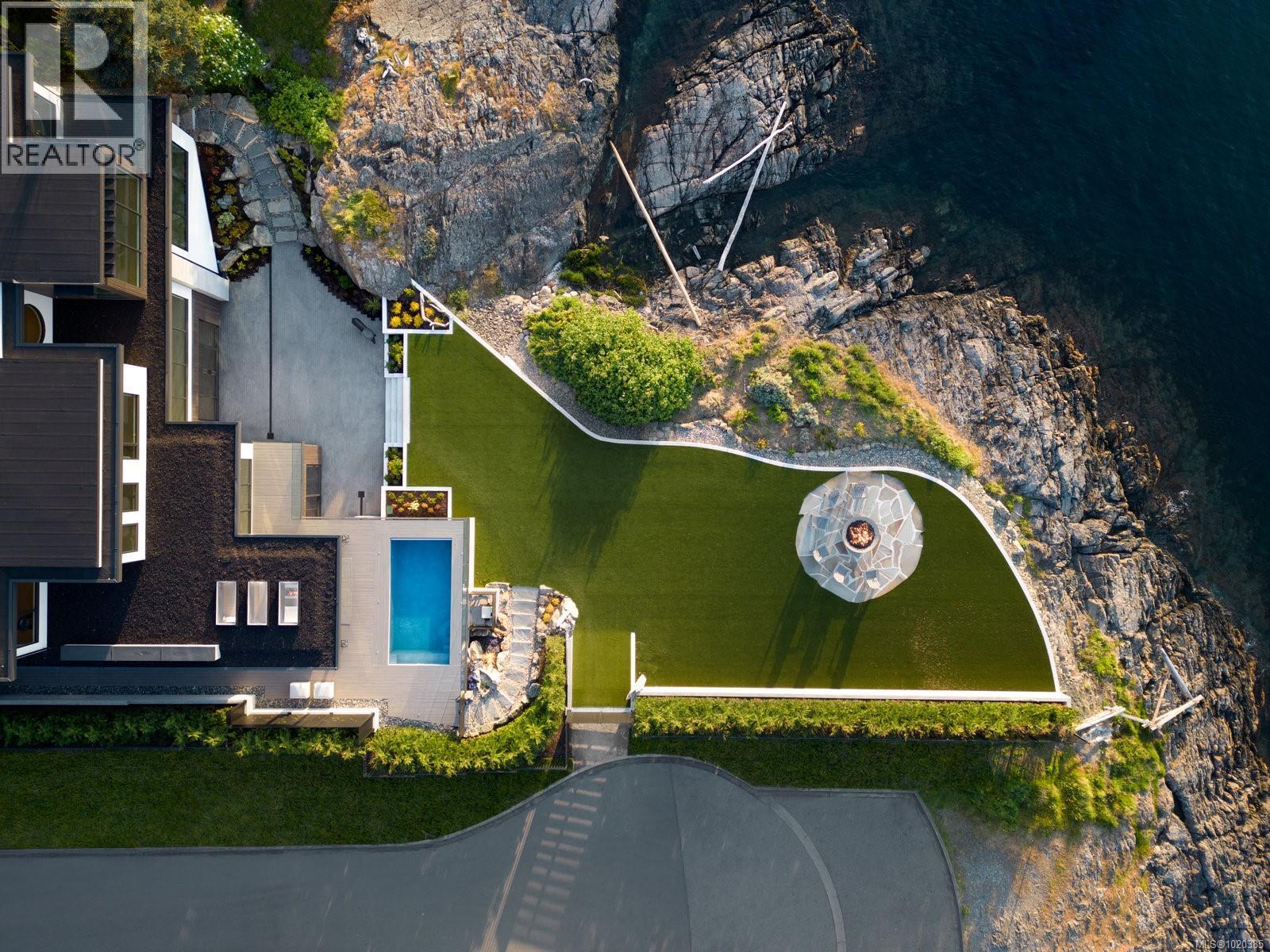  4040 White Rock Street, Saanich